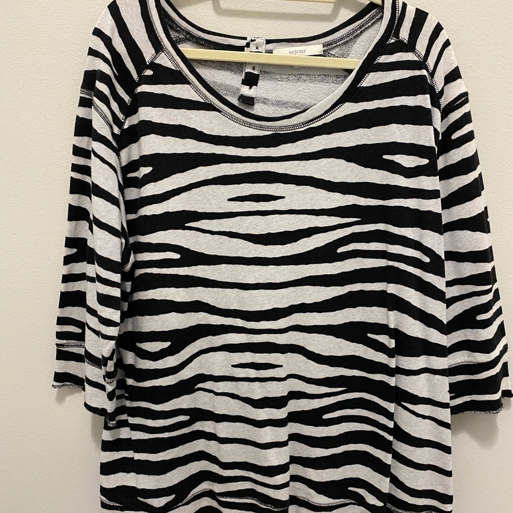 Sejour 1xl black and white striped long sleeve. Great fit - Picture 10 of 10